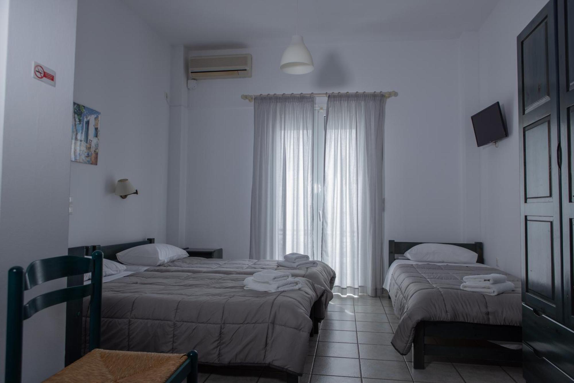 Soula Rooms Tinos Exterior photo